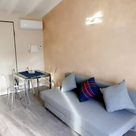 One Bedroom With View Balcony And Wifi At Apartment *