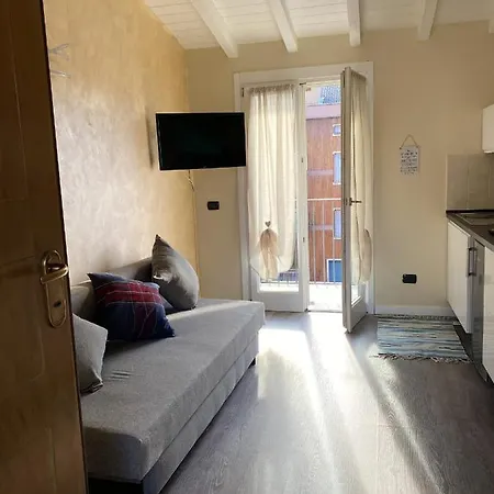 One Bedroom With View Balcony And Wifi At